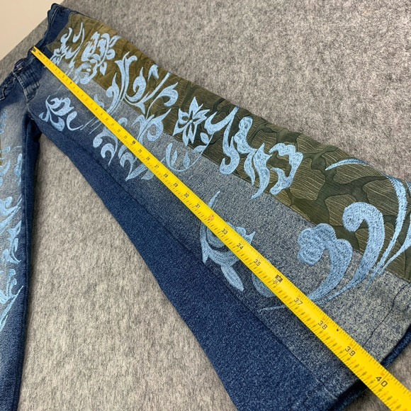 Brazil Roxx Women's Embroidered Floral Blue Mid Rise Flare Jeans Size 8 (27x30) - Picture 11 of 12